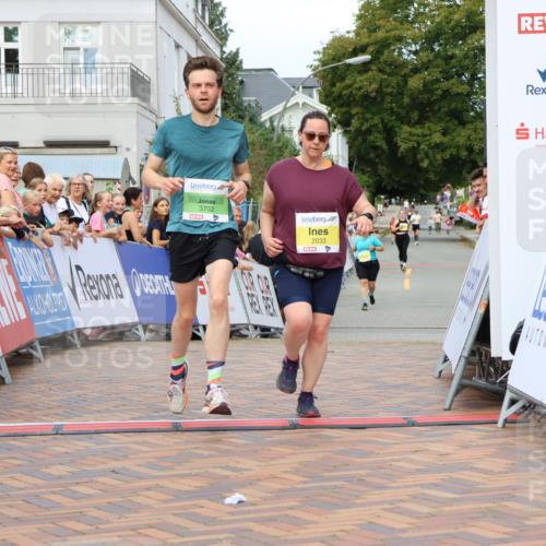 31.08.2025 - 21. Blankeneser Heldenlauf Strokosch-Dieckow http://msf.ph/oto/8649604 31.08.2025 10:45:14 Ziel 2456, 2225, 2041, 2033, 3702 meine-sportfotos.de