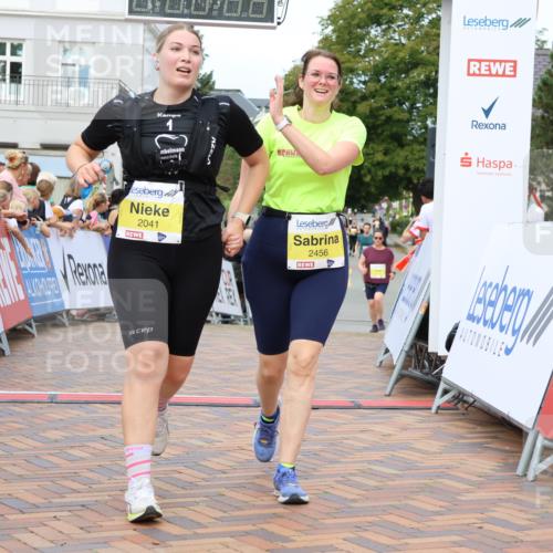 31.08.2025 - 21. Blankeneser Heldenlauf Strokosch-Dieckow http://msf.ph/oto/8649621 31.08.2025 10:45:09 Ziel 2456, 2225, 2041 meine-sportfotos.de