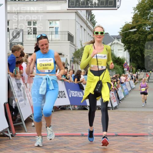 31.08.2025 - 21. Blankeneser Heldenlauf Strokosch-Dieckow http://msf.ph/oto/8649703 31.08.2025 10:43:49 Ziel 2737, 2050, 2116, 2117 meine-sportfotos.de