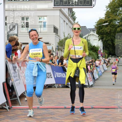 31.08.2025 - 21. Blankeneser Heldenlauf Strokosch-Dieckow http://msf.ph/oto/8649704 31.08.2025 10:43:49 Ziel 2737, 2050, 2116, 2117 meine-sportfotos.de