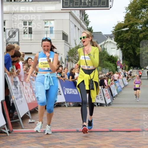 31.08.2025 - 21. Blankeneser Heldenlauf Strokosch-Dieckow http://msf.ph/oto/8649711 31.08.2025 10:43:49 Ziel 2737, 2050, 2116, 2117 meine-sportfotos.de