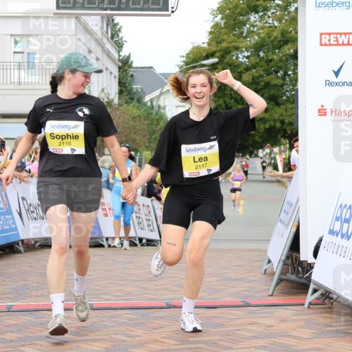 31.08.2025 - 21. Blankeneser Heldenlauf Strokosch-Dieckow http://msf.ph/oto/8649718 31.08.2025 10:43:45 Ziel 2737, 2050, 2116, 2117, 2638, 2637 meine-sportfotos.de