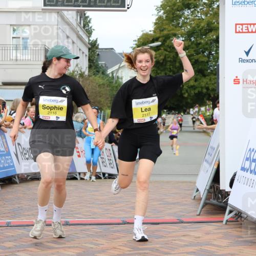 31.08.2025 - 21. Blankeneser Heldenlauf Strokosch-Dieckow http://msf.ph/oto/8649720 31.08.2025 10:43:45 Ziel 2737, 2050, 2116, 2117, 2638, 2637 meine-sportfotos.de