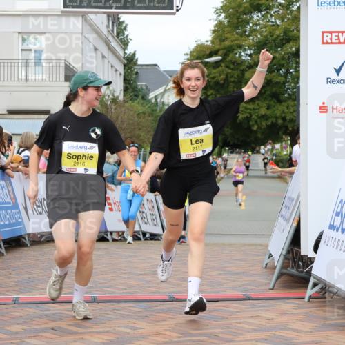 31.08.2025 - 21. Blankeneser Heldenlauf Strokosch-Dieckow http://msf.ph/oto/8649722 31.08.2025 10:43:45 Ziel 2737, 2050, 2116, 2117, 2638, 2637 meine-sportfotos.de