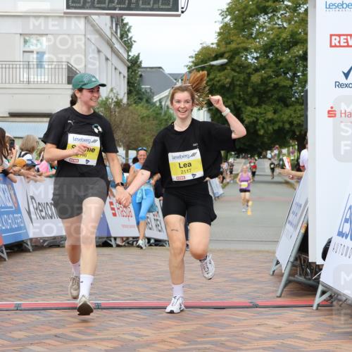 31.08.2025 - 21. Blankeneser Heldenlauf Strokosch-Dieckow http://msf.ph/oto/8649728 31.08.2025 10:43:45 Ziel 2737, 2050, 2116, 2117, 2638, 2637 meine-sportfotos.de
