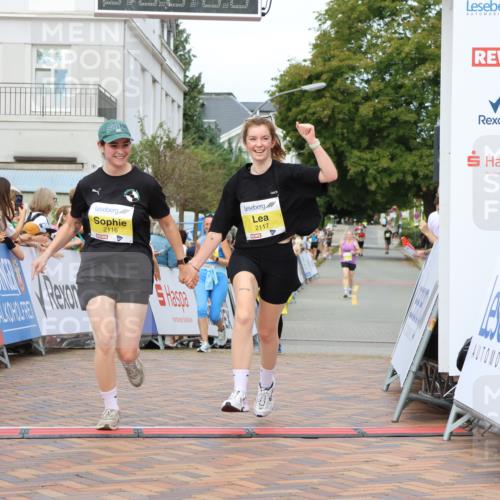 31.08.2025 - 21. Blankeneser Heldenlauf Strokosch-Dieckow http://msf.ph/oto/8649733 31.08.2025 10:43:45 Ziel 2737, 2050, 2116, 2117, 2638, 2637 meine-sportfotos.de