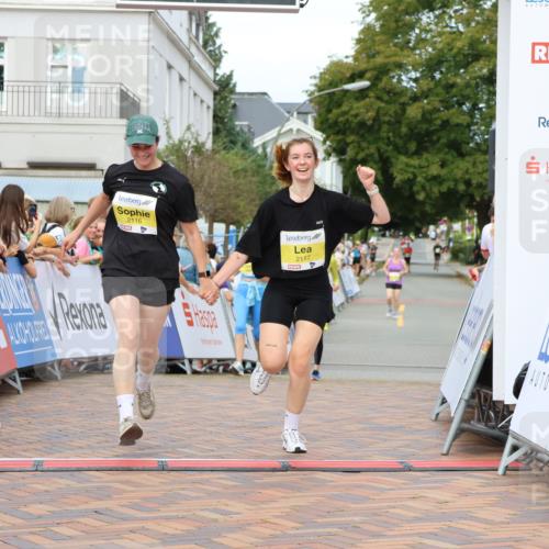 31.08.2025 - 21. Blankeneser Heldenlauf Strokosch-Dieckow http://msf.ph/oto/8649737 31.08.2025 10:43:45 Ziel 2737, 2050, 2116, 2117, 2638, 2637 meine-sportfotos.de