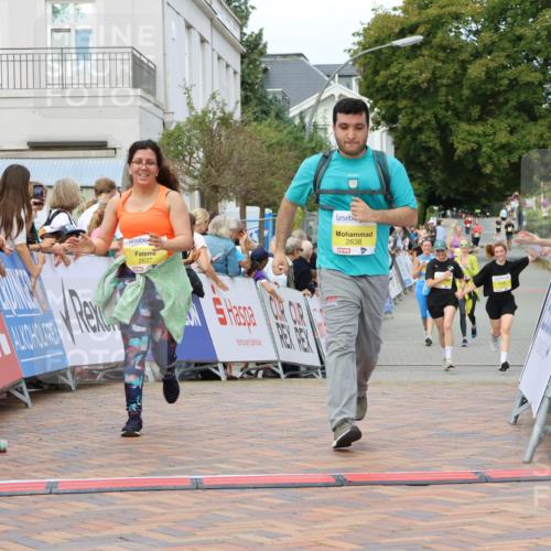 31.08.2025 - 21. Blankeneser Heldenlauf Strokosch-Dieckow http://msf.ph/oto/8649757 31.08.2025 10:43:40 Ziel 2638, 2637 meine-sportfotos.de