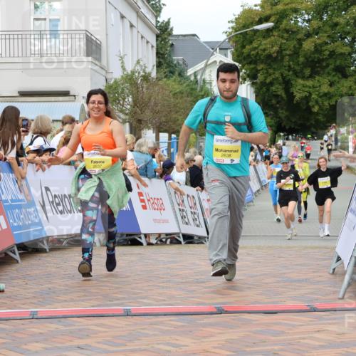 31.08.2025 - 21. Blankeneser Heldenlauf Strokosch-Dieckow http://msf.ph/oto/8649759 31.08.2025 10:43:39 Ziel 2638, 2637 meine-sportfotos.de
