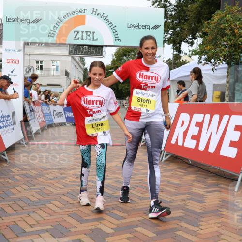 31.08.2025 - 21. Blankeneser Heldenlauf Strokosch-Dieckow http://msf.ph/oto/8649826 31.08.2025 10:41:58 Ziel 2512, 2511 meine-sportfotos.de