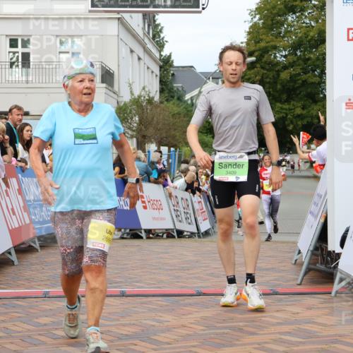 31.08.2025 - 21. Blankeneser Heldenlauf Strokosch-Dieckow http://msf.ph/oto/8649831 31.08.2025 10:41:49 Ziel 2774, 2036, 2666, 3409 meine-sportfotos.de