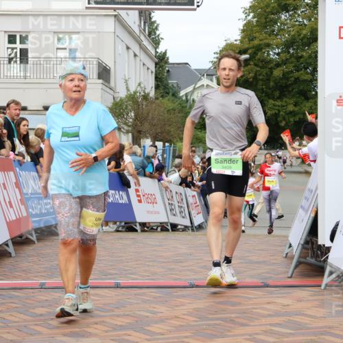 31.08.2025 - 21. Blankeneser Heldenlauf Strokosch-Dieckow http://msf.ph/oto/8649839 31.08.2025 10:41:49 Ziel 2774, 2036, 2666, 3409 meine-sportfotos.de