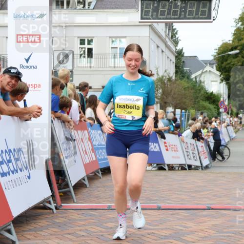 31.08.2025 - 21. Blankeneser Heldenlauf Strokosch-Dieckow http://msf.ph/oto/8649856 31.08.2025 10:41:23 Ziel 2566, 2539, 2453 meine-sportfotos.de