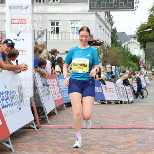 31.08.2025 - 21. Blankeneser Heldenlauf Strokosch-Dieckow http://msf.ph/oto/8649857 31.08.2025 10:41:23 Ziel 2566, 2539, 2453 meine-sportfotos.de