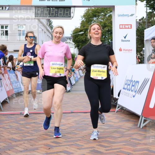 31.08.2025 - 21. Blankeneser Heldenlauf Strokosch-Dieckow http://msf.ph/oto/8649878 31.08.2025 10:41:03 Ziel 2026, 2568, 2142, 2141, 3678 meine-sportfotos.de