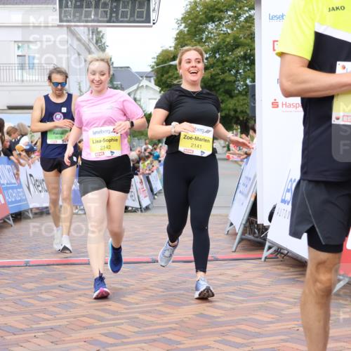 31.08.2025 - 21. Blankeneser Heldenlauf Strokosch-Dieckow http://msf.ph/oto/8649890 31.08.2025 10:41:02 Ziel 2026, 2025, 2568, 2142, 2141, 3678 meine-sportfotos.de