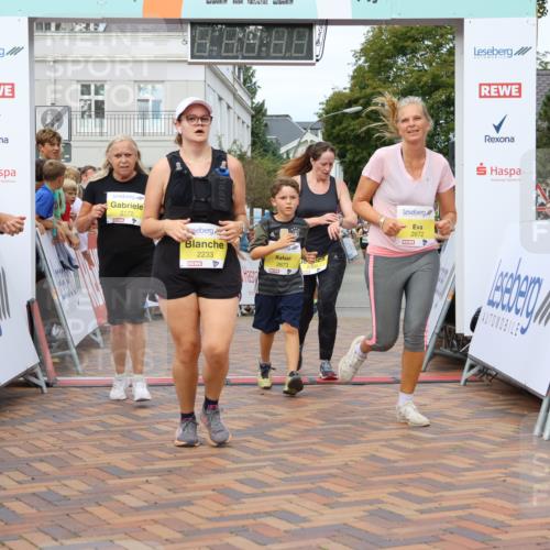 31.08.2025 - 21. Blankeneser Heldenlauf Strokosch-Dieckow http://msf.ph/oto/8649909 31.08.2025 10:40:53 Ziel 2026, 2025, 2211, 2326, 2233, 2300, 2172, 2672, 2673, 3432 meine-sportfotos.de