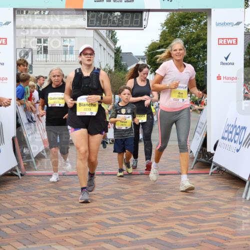 31.08.2025 - 21. Blankeneser Heldenlauf Strokosch-Dieckow http://msf.ph/oto/8649913 31.08.2025 10:40:53 Ziel 2026, 2025, 2211, 2326, 2233, 2300, 2172, 2672, 2673, 3432 meine-sportfotos.de