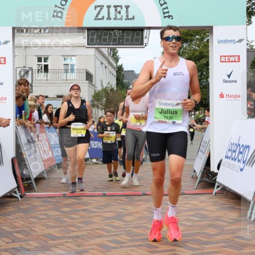 31.08.2025 - 21. Blankeneser Heldenlauf Strokosch-Dieckow http://msf.ph/oto/8649919 31.08.2025 10:40:51 Ziel 2026, 2025, 2211, 2326, 2233, 2300, 2172, 2672, 2673, 3432 meine-sportfotos.de