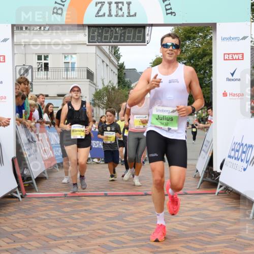 31.08.2025 - 21. Blankeneser Heldenlauf Strokosch-Dieckow http://msf.ph/oto/8649920 31.08.2025 10:40:51 Ziel 2026, 2025, 2211, 2326, 2233, 2300, 2172, 2672, 2673, 3432 meine-sportfotos.de