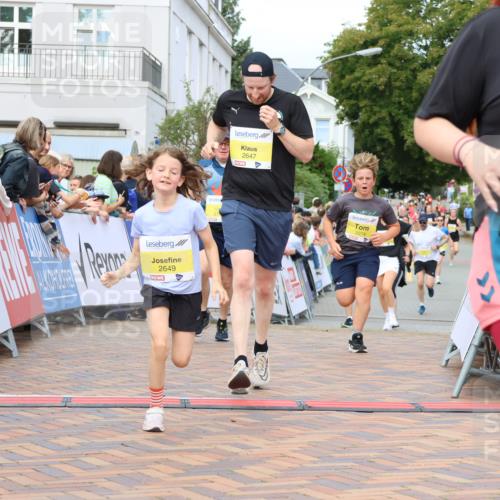 31.08.2025 - 21. Blankeneser Heldenlauf Strokosch-Dieckow http://msf.ph/oto/8649938 31.08.2025 10:31:22 Ziel 2551, 2776, 2307, 2097, 2649, 2647, 2399, 2103, 2274 meine-sportfotos.de