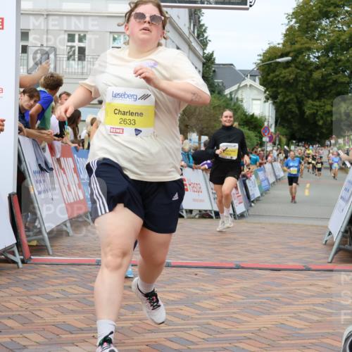 31.08.2025 - 21. Blankeneser Heldenlauf Strokosch-Dieckow http://msf.ph/oto/8649947 31.08.2025 10:40:26 Ziel 2660, 2633, 2632, 2482, 2598, 2596 meine-sportfotos.de