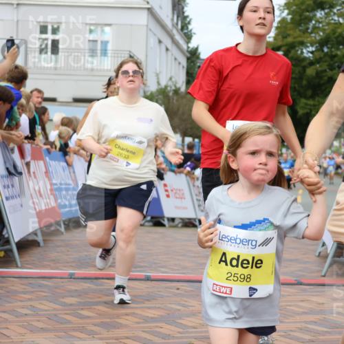 31.08.2025 - 21. Blankeneser Heldenlauf Strokosch-Dieckow http://msf.ph/oto/8649953 31.08.2025 10:40:25 Ziel 2660, 2633, 2632, 2482, 2598, 2596 meine-sportfotos.de