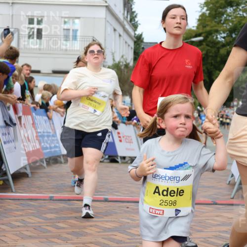 31.08.2025 - 21. Blankeneser Heldenlauf Strokosch-Dieckow http://msf.ph/oto/8649955 31.08.2025 10:40:25 Ziel 2660, 2633, 2632, 2482, 2598, 2596 meine-sportfotos.de