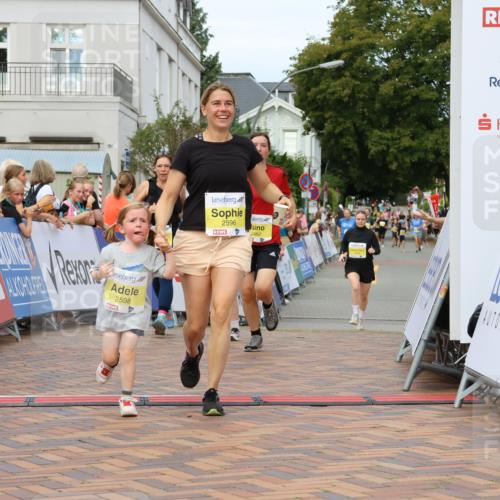 31.08.2025 - 21. Blankeneser Heldenlauf Strokosch-Dieckow http://msf.ph/oto/8649974 31.08.2025 10:40:23 Ziel 2064, 2066, 2660, 2633, 2632, 2482, 2598, 2596 meine-sportfotos.de