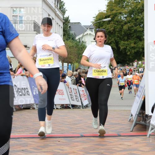 31.08.2025 - 21. Blankeneser Heldenlauf Strokosch-Dieckow http://msf.ph/oto/8650001 31.08.2025 10:40:02 Ziel 2574, 2575, 2002 meine-sportfotos.de