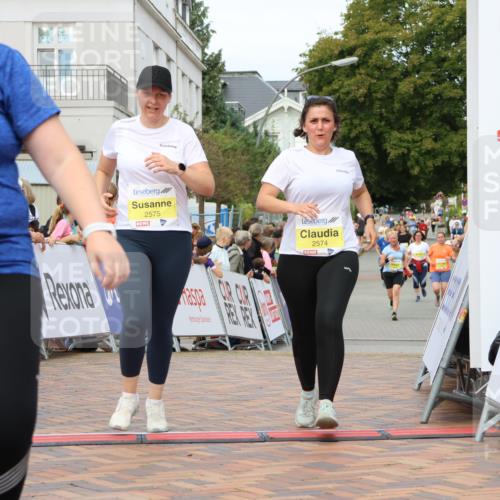 31.08.2025 - 21. Blankeneser Heldenlauf Strokosch-Dieckow http://msf.ph/oto/8650003 31.08.2025 10:40:02 Ziel 2574, 2575, 2002 meine-sportfotos.de