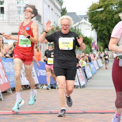 31.08.2025 - 21. Blankeneser Heldenlauf Strokosch-Dieckow http://msf.ph/oto/8650026 31.08.2025 10:39:35 Ziel 2569, 2613, 2460, 2368, 3544 meine-sportfotos.de