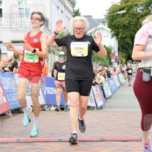 31.08.2025 - 21. Blankeneser Heldenlauf Strokosch-Dieckow http://msf.ph/oto/8650027 31.08.2025 10:39:35 Ziel 2569, 2613, 2460, 2368, 3544 meine-sportfotos.de