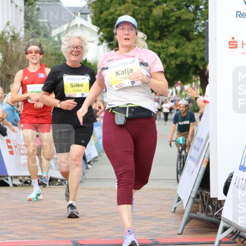 31.08.2025 - 21. Blankeneser Heldenlauf Strokosch-Dieckow http://msf.ph/oto/8650032 31.08.2025 10:39:34 Ziel 2569, 2613, 2460, 2368, 3544 meine-sportfotos.de