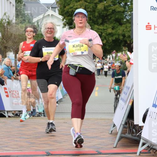 31.08.2025 - 21. Blankeneser Heldenlauf Strokosch-Dieckow http://msf.ph/oto/8650034 31.08.2025 10:39:34 Ziel 2569, 2613, 2460, 2368, 3544 meine-sportfotos.de