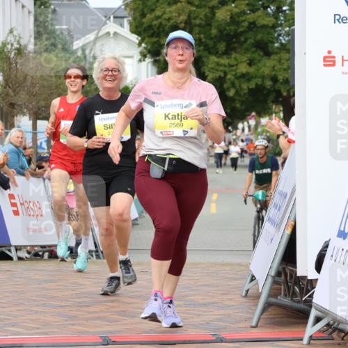 31.08.2025 - 21. Blankeneser Heldenlauf Strokosch-Dieckow http://msf.ph/oto/8650035 31.08.2025 10:39:34 Ziel 2569, 2613, 2460, 2368, 3544 meine-sportfotos.de