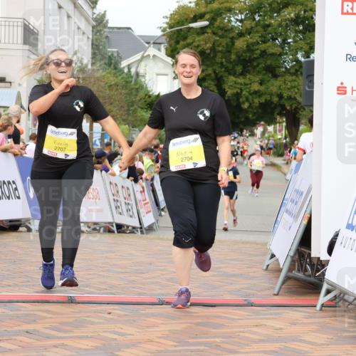 31.08.2025 - 21. Blankeneser Heldenlauf Strokosch-Dieckow http://msf.ph/oto/8650046 31.08.2025 10:39:21 Ziel 2224, 2704, 2707, 2747 meine-sportfotos.de