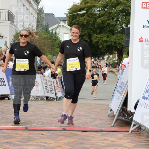 31.08.2025 - 21. Blankeneser Heldenlauf Strokosch-Dieckow http://msf.ph/oto/8650051 31.08.2025 10:39:21 Ziel 2224, 2704, 2707, 2747 meine-sportfotos.de