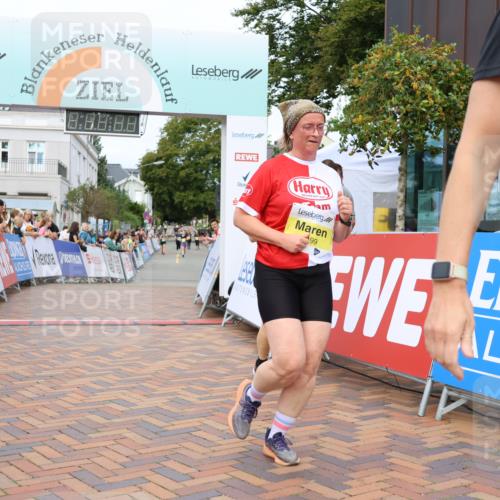 31.08.2025 - 21. Blankeneser Heldenlauf Strokosch-Dieckow http://msf.ph/oto/8650073 31.08.2025 10:39:01 Ziel 2276, 2330, 2084, 2085, 2506, 2499 meine-sportfotos.de