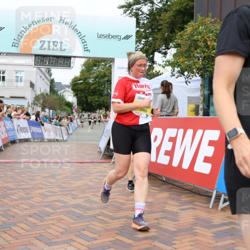31.08.2025 - 21. Blankeneser Heldenlauf Strokosch-Dieckow http://msf.ph/oto/8650076 31.08.2025 10:39:01 Ziel 2276, 2330, 2084, 2085, 2506, 2499 meine-sportfotos.de