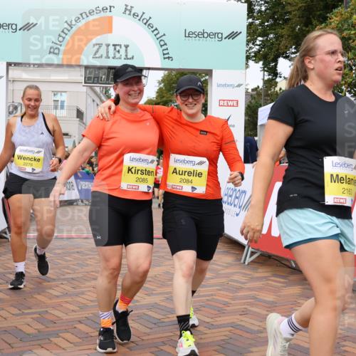 31.08.2025 - 21. Blankeneser Heldenlauf Strokosch-Dieckow http://msf.ph/oto/8650088 31.08.2025 10:38:56 Ziel 2165, 2163, 2276, 2436, 2414, 2308, 2330, 2084, 2085, 2506, 2499, 2032 meine-sportfotos.de