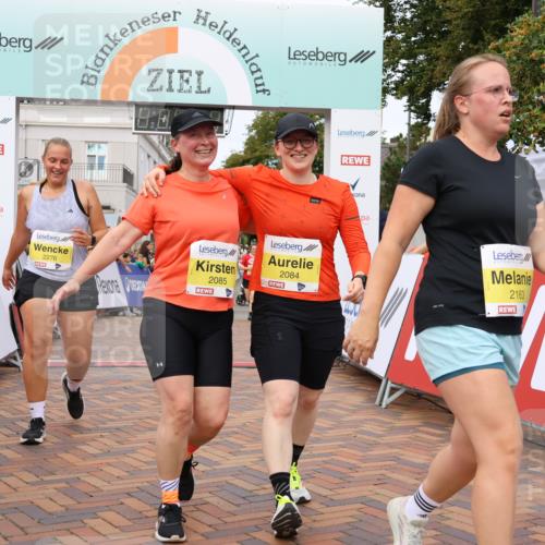 31.08.2025 - 21. Blankeneser Heldenlauf Strokosch-Dieckow http://msf.ph/oto/8650089 31.08.2025 10:38:56 Ziel 2165, 2163, 2276, 2436, 2414, 2308, 2330, 2084, 2085, 2506, 2499, 2032 meine-sportfotos.de