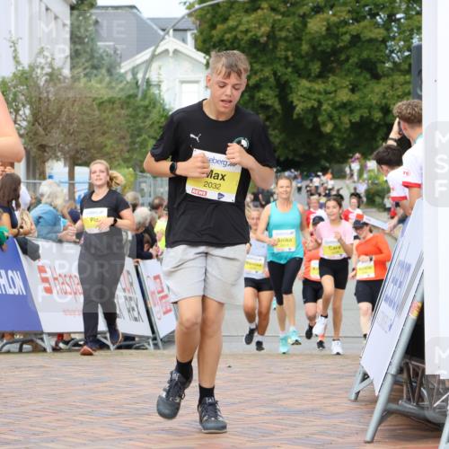31.08.2025 - 21. Blankeneser Heldenlauf Strokosch-Dieckow http://msf.ph/oto/8650105 31.08.2025 10:38:48 Ziel 2165, 2163, 2436, 2414, 2308, 2689, 2032 meine-sportfotos.de
