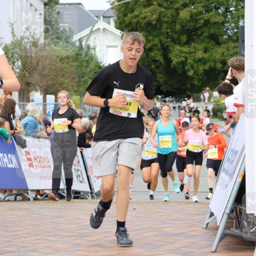 31.08.2025 - 21. Blankeneser Heldenlauf Strokosch-Dieckow http://msf.ph/oto/8650106 31.08.2025 10:38:48 Ziel 2165, 2163, 2436, 2414, 2308, 2689, 2032 meine-sportfotos.de