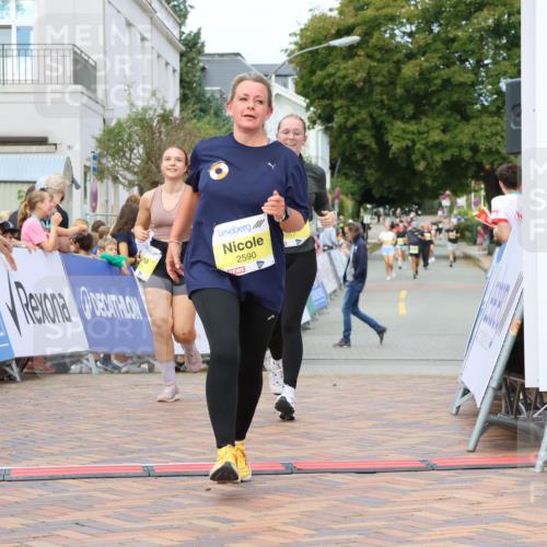 31.08.2025 - 21. Blankeneser Heldenlauf Strokosch-Dieckow http://msf.ph/oto/8650123 31.08.2025 10:38:26 Ziel 2454, 2265, 2657, 2038, 2093, 2589, 2590 meine-sportfotos.de