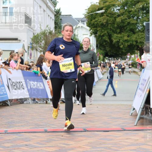 31.08.2025 - 21. Blankeneser Heldenlauf Strokosch-Dieckow http://msf.ph/oto/8650128 31.08.2025 10:38:26 Ziel 2454, 2265, 2657, 2038, 2093, 2589, 2590 meine-sportfotos.de