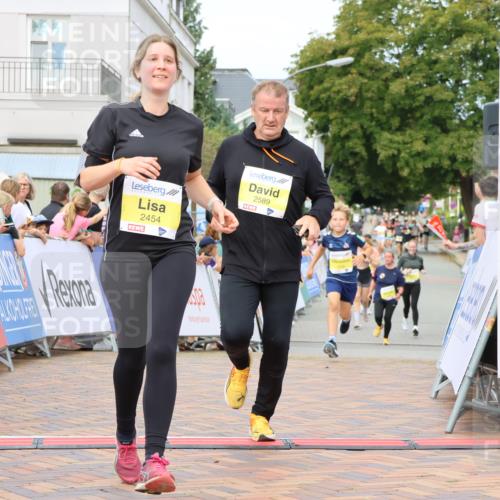 31.08.2025 - 21. Blankeneser Heldenlauf Strokosch-Dieckow http://msf.ph/oto/8650136 31.08.2025 10:38:19 Ziel 2686, 2360, 2454, 2038, 2589 meine-sportfotos.de
