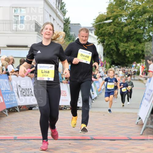 31.08.2025 - 21. Blankeneser Heldenlauf Strokosch-Dieckow http://msf.ph/oto/8650140 31.08.2025 10:38:18 Ziel 2686, 2360, 2454, 2038, 2589 meine-sportfotos.de