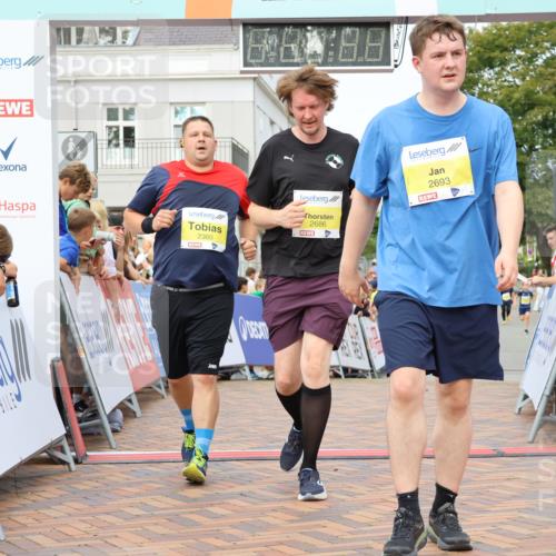 31.08.2025 - 21. Blankeneser Heldenlauf Strokosch-Dieckow http://msf.ph/oto/8650145 31.08.2025 10:38:13 Ziel 2686, 2360, 2693, 2489 meine-sportfotos.de