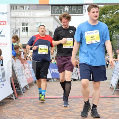 31.08.2025 - 21. Blankeneser Heldenlauf Strokosch-Dieckow http://msf.ph/oto/8650146 31.08.2025 10:38:13 Ziel 2686, 2360, 2693, 2489 meine-sportfotos.de